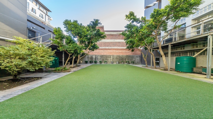 To Let 1 Bedroom Property for Rent in Woodstock Western Cape